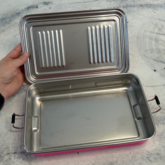 Stanley Neon Pink Legendary Useful Box 1.25qt - Picture 2 of 4